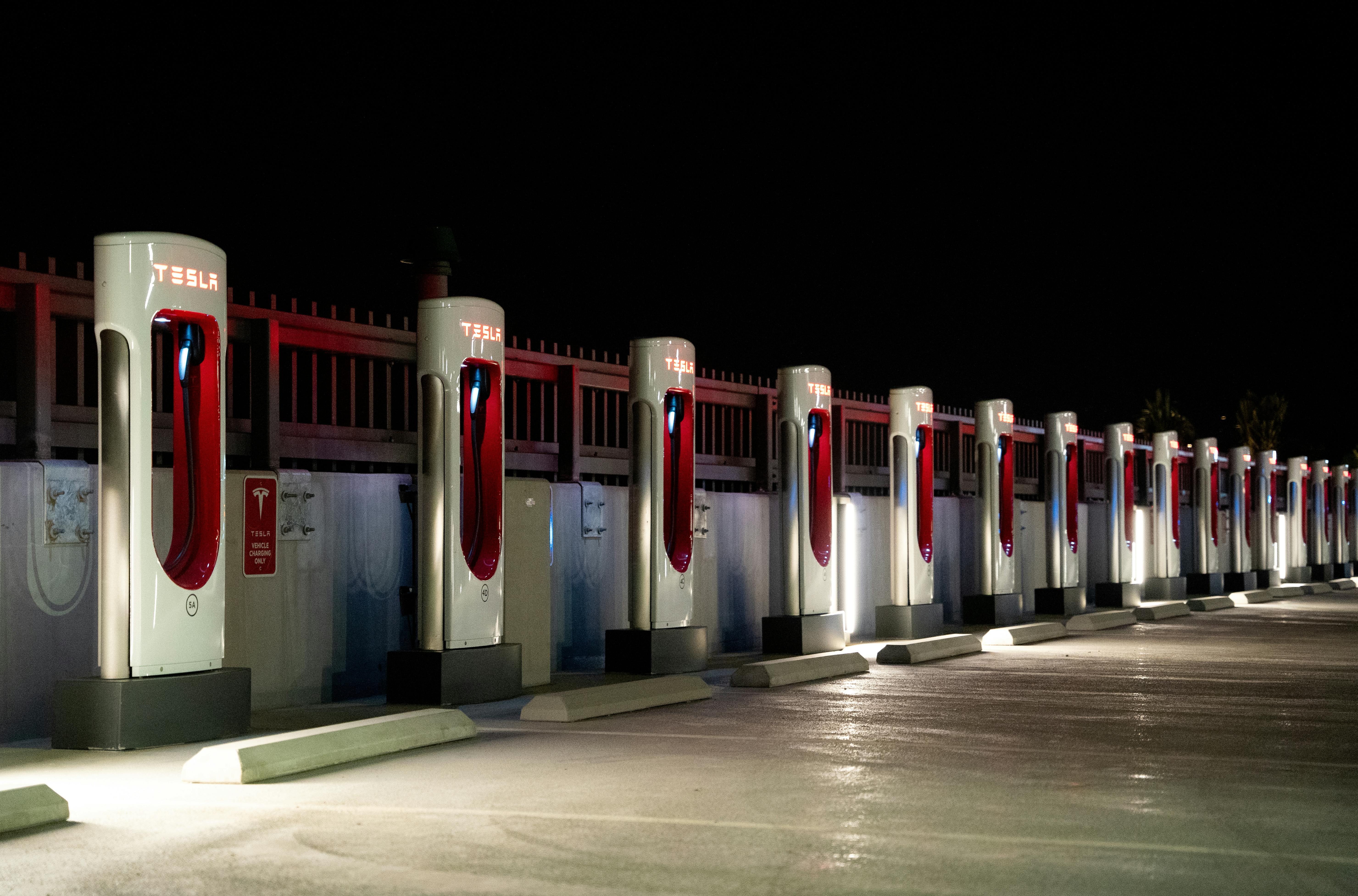 Public Charging Networks in Canada Compared
